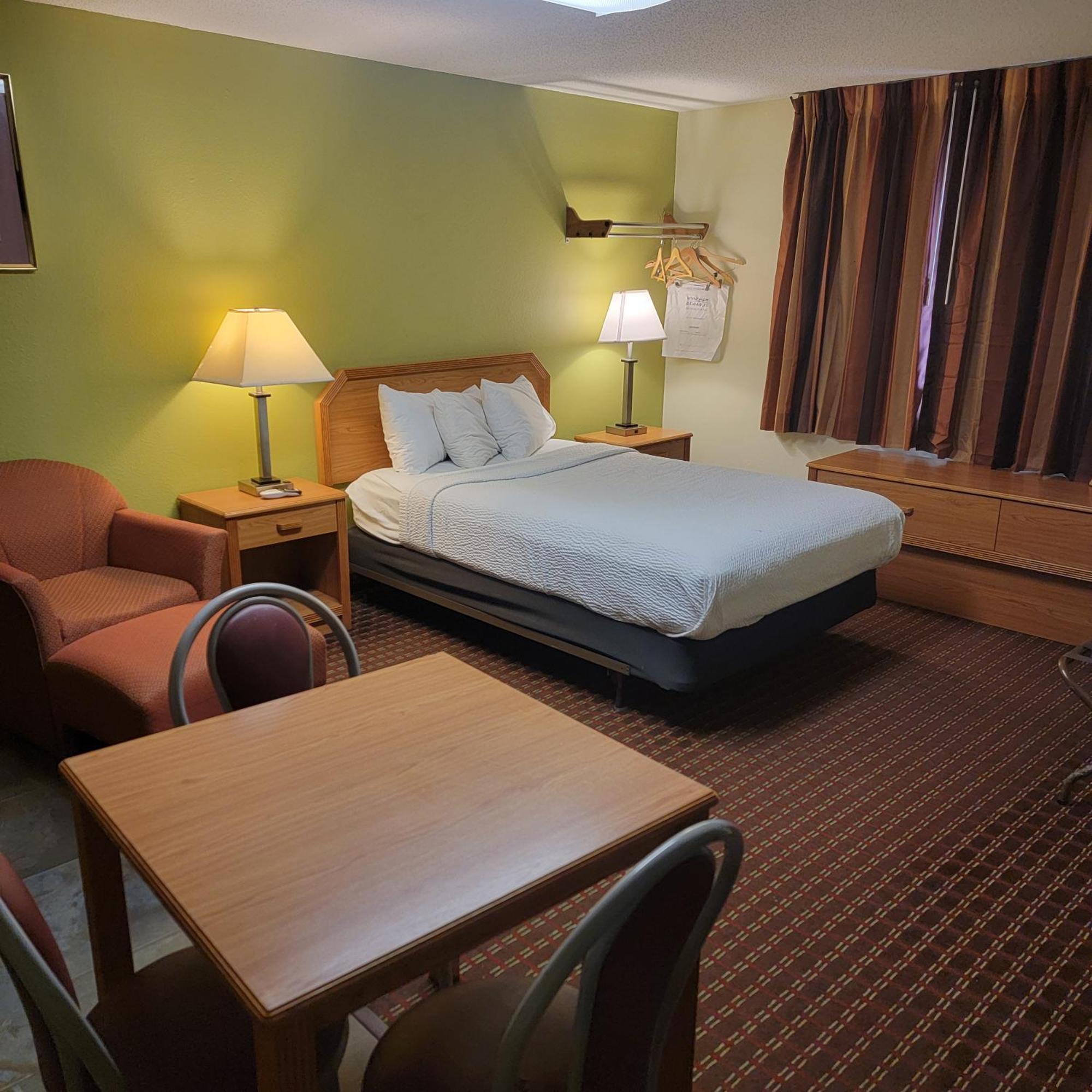 Days Inn By Wyndham Fort Dodge Ngoại thất bức ảnh