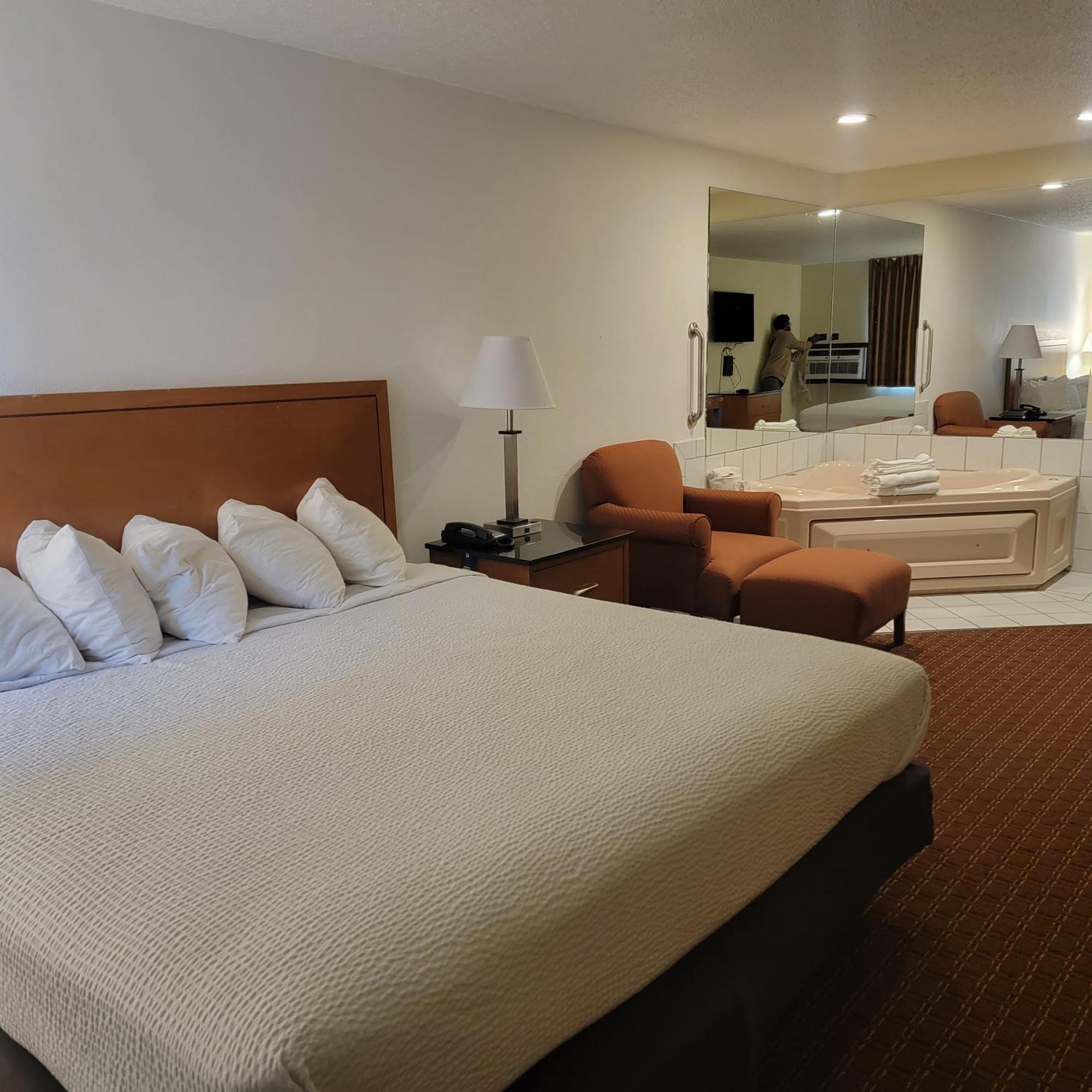 Days Inn By Wyndham Fort Dodge Ngoại thất bức ảnh